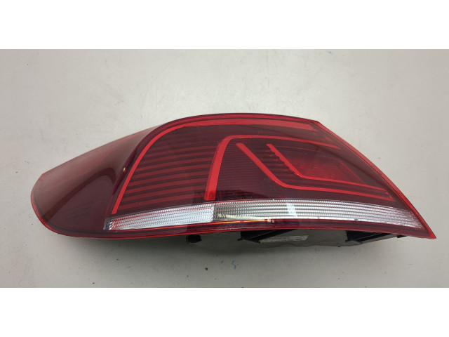 Задний фонарь          