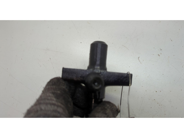 Форсунка топливная Mitsubishi Pajero / Montero 2000-2006 ME203961