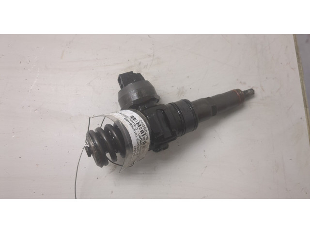 Форсунка топливная  Volkswagen Caddy 2004-2010    038130073BR     