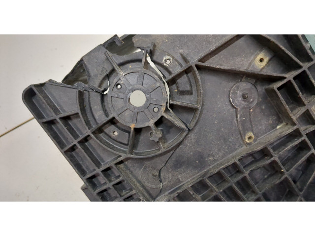 Бачок омывателя Lincoln Navigator 2006-2014