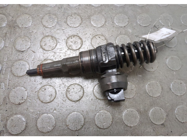 Форсунка топливная Volkswagen Touareg 2002-2007 070130073N