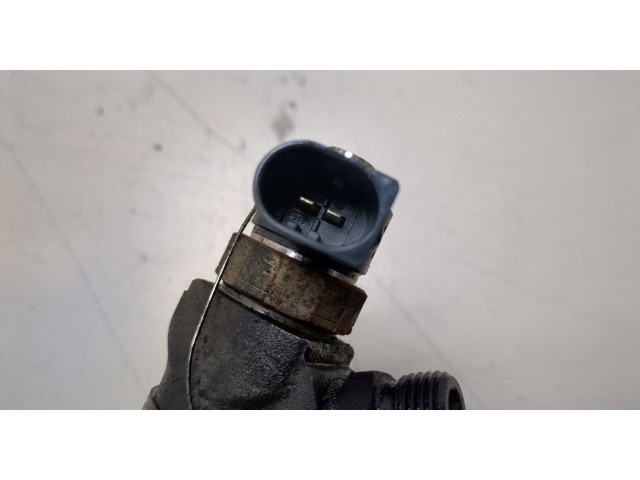 Форсунка топливная Skoda Yeti 2009-2018 0445110369