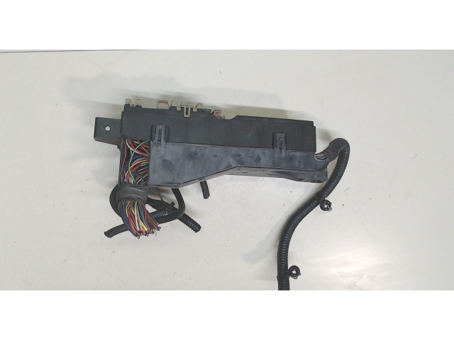 Блок реле  Mazda Tribute 2001-2007          3