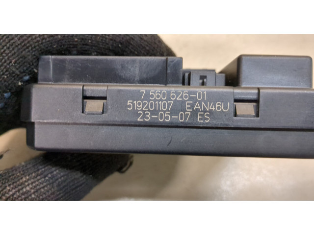 Блок предохранителей  BMW X3 E83 2004-2010      7560626   