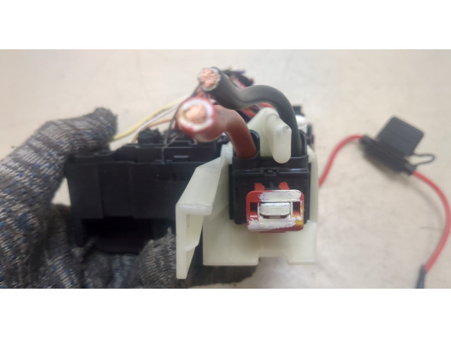 Блок предохранителей Skoda Octavia (A7) 2017-2021