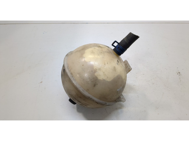 Бачок расширительный  Volkswagen Transporter 4 1991-2003 7Q0121407B   