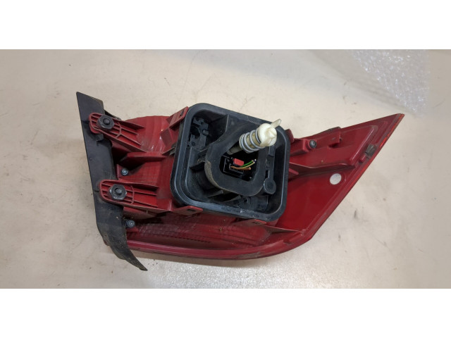 Задний фонарь