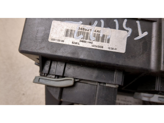 Блок предохранителей Jeep Grand Cherokee 2004-2010