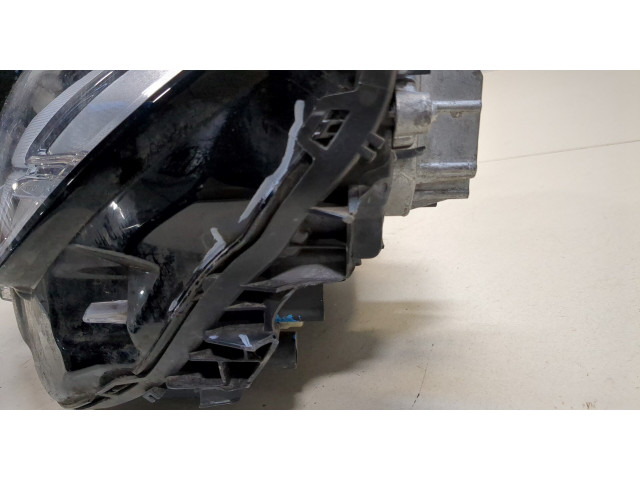 Фара передняя  Volvo S90 2016-2020 левая 