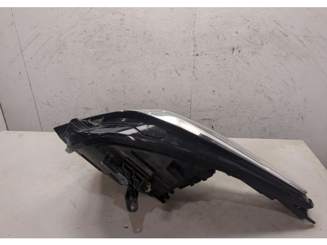 Фара передняя Cadillac XT5 2016-2019 правая