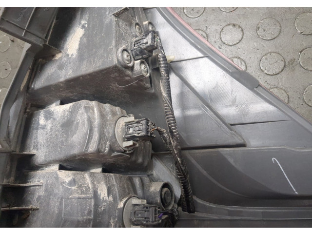 Задний фонарь