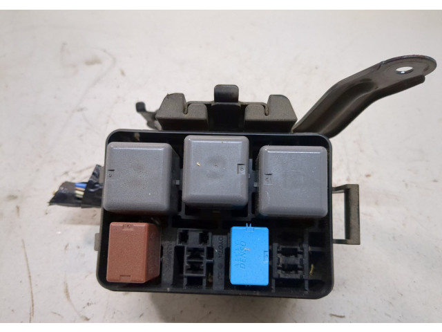 Блок реле  Toyota Highlander 2 2007-2013         