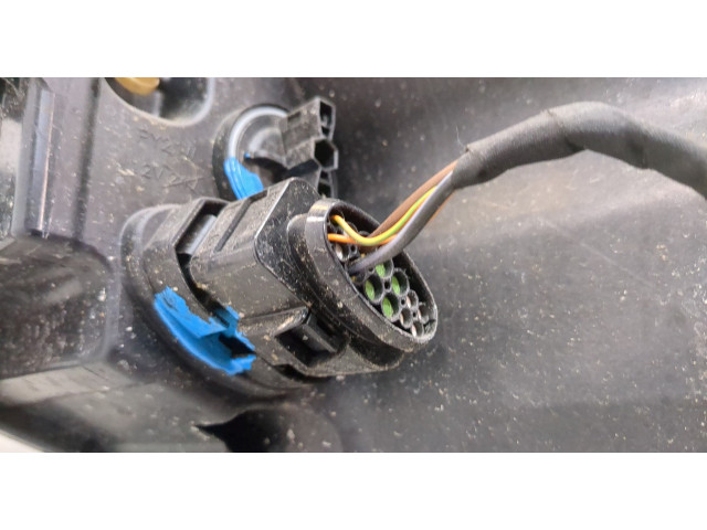 Фара передняя  Volkswagen ID.4 правая 