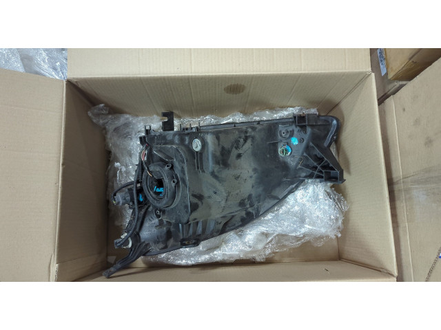 Фара передняя Honda CR-V 2001-2006 правая