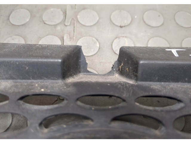 Решетка радиатора  Mercedes Vito W639 2003-2014          A63988001859051