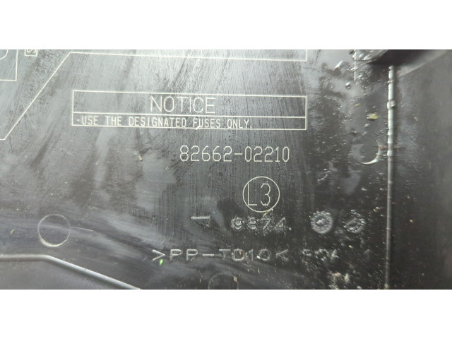 Блок предохранителей  Toyota Auris E15 2006-2012      8266202210   