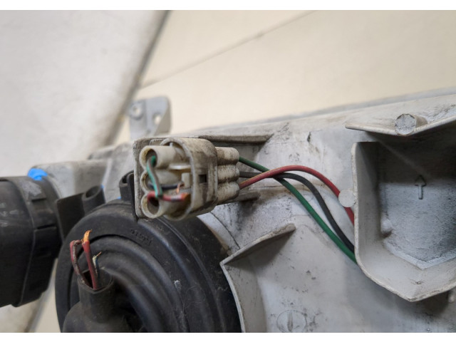 Фара передняя  Suzuki Grand Vitara 1997-2006 левая 