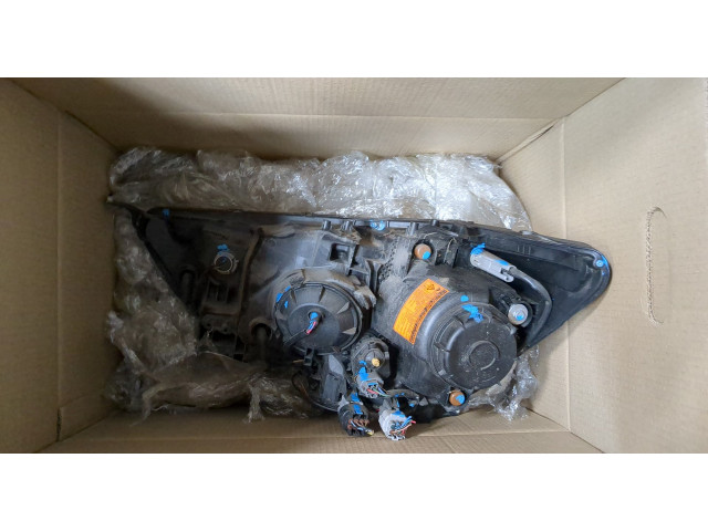 Фара передняя Mitsubishi ASX 2010-2020 правая