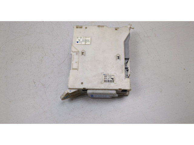 Блок предохранителей Lexus IS 2005-2013 8273053050