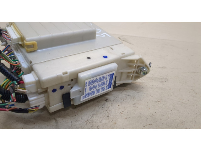 Блок предохранителей  Lexus IS 2005-2013         