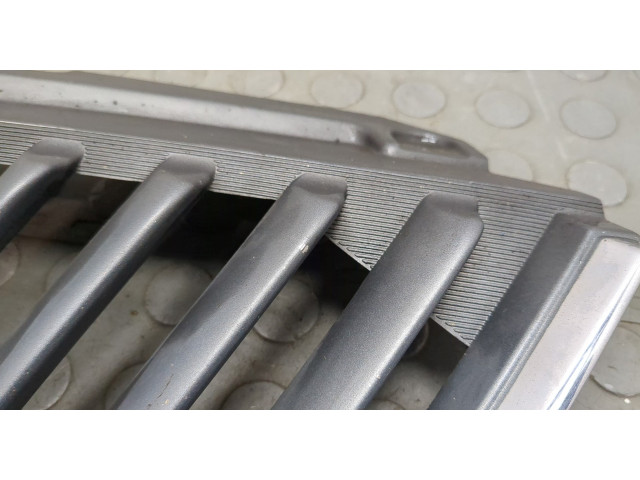 Решетка радиатора  Mitsubishi L200 2006-2015          