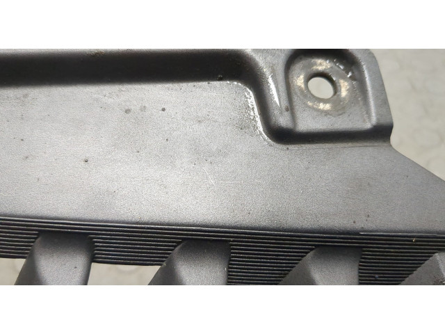 Решетка радиатора  Mitsubishi L200 2006-2015          