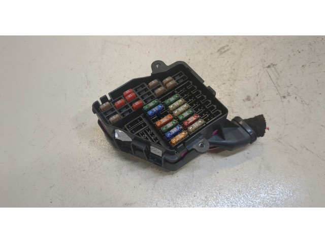 Блок предохранителей  Audi A6 (C6) Allroad 2006-2008            3