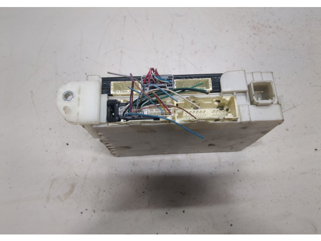 Блок комфорта  Toyota iQ      8922174050  