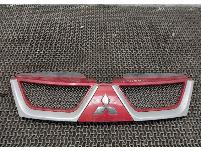 Решетка радиатора Mitsubishi Outlander XL 2006-2012 2.2 7450A037RB
