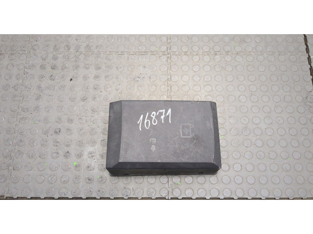 Крышка блока предохранителей  Chevrolet Tahoe 2006-2014         