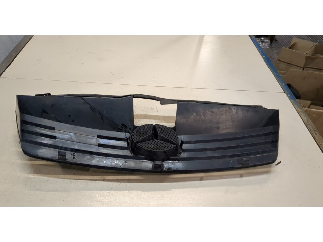 Решетка радиатора  Mercedes Vaneo          