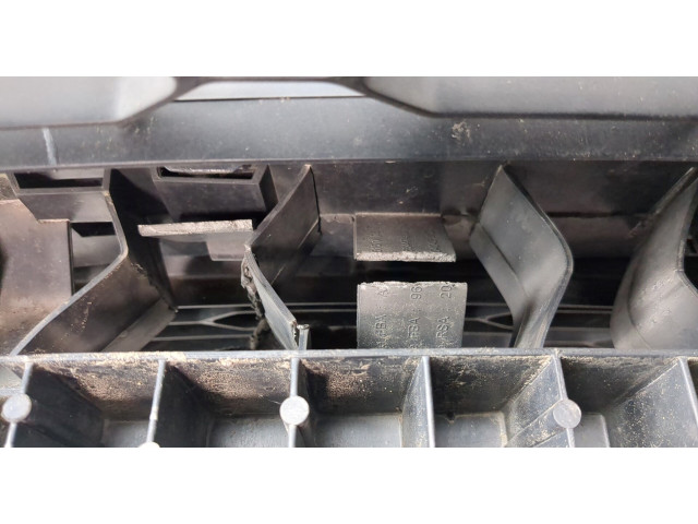 Решетка радиатора Citroen C3 2009-2013