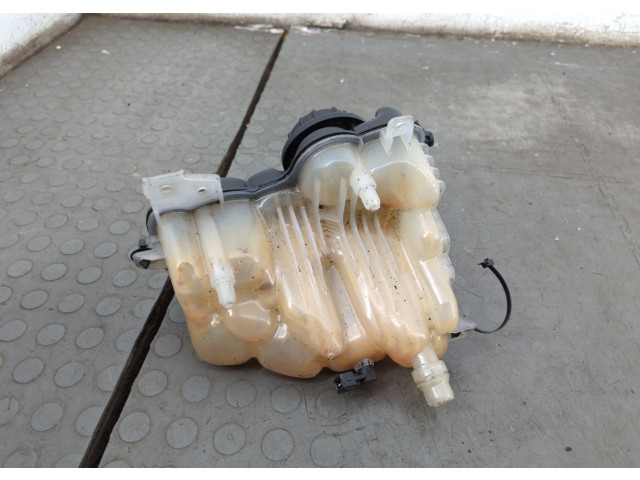 Бачок расширительный Jaguar XE 2015-2025