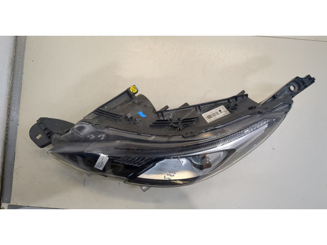 Фара передняя Peugeot 2008 2013-2019 левая