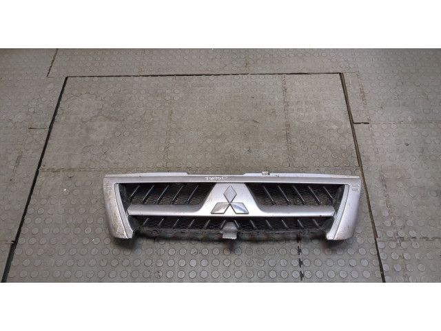 Решетка радиатора  Mitsubishi Pajero / Montero 2000-2006            3.2 