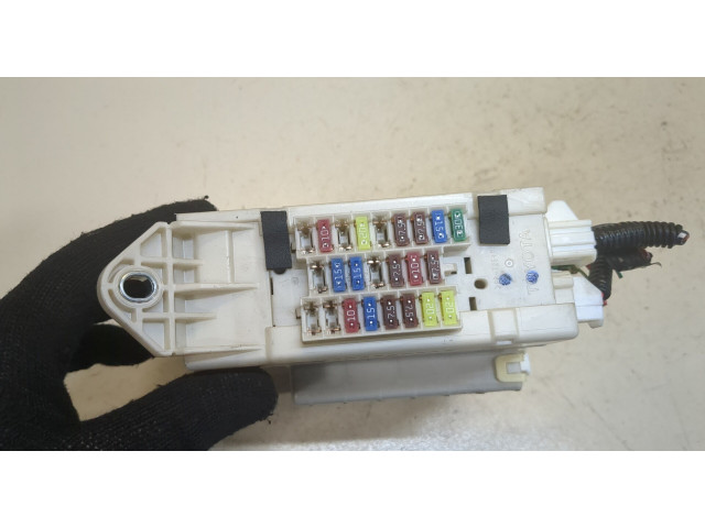 Блок предохранителей Lexus IS 2005-2013 273053025 2.2