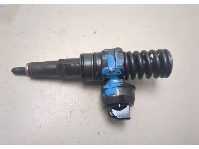 Форсунка топливная Volkswagen Caddy 2004-2015 038130073BN, 038130079TX