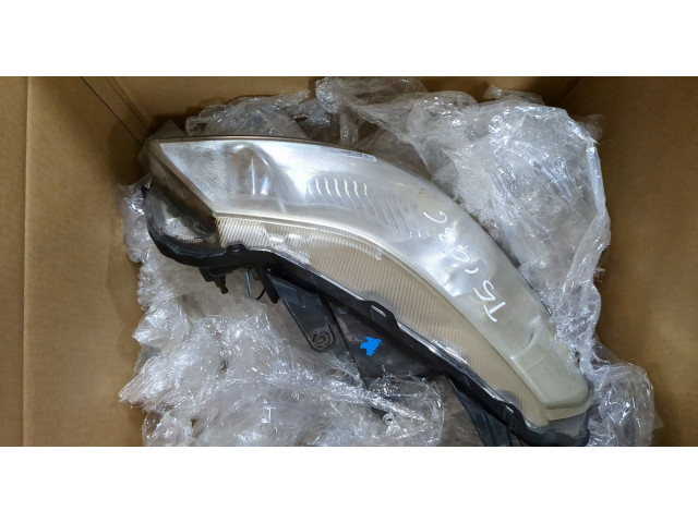 Фара передняя  Suzuki SX4 2006-2014 правая 