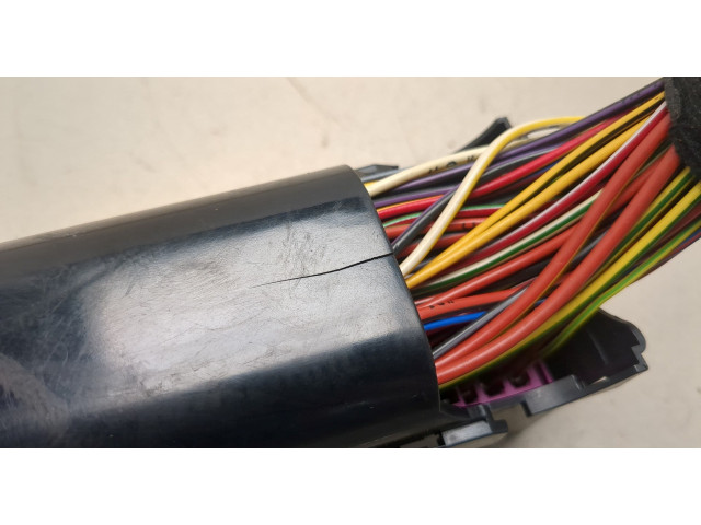 Блок предохранителей  Skoda Rapid         