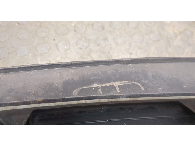 Решетка радиатора  Renault Trafic 2014-2021          