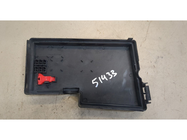 Крышка блока предохранителей  Ford Kuga 2016-2019      1695809, AV6T14A076AB   