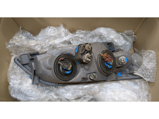 Фара передняя  Lexus IS 1999-2005 левая 