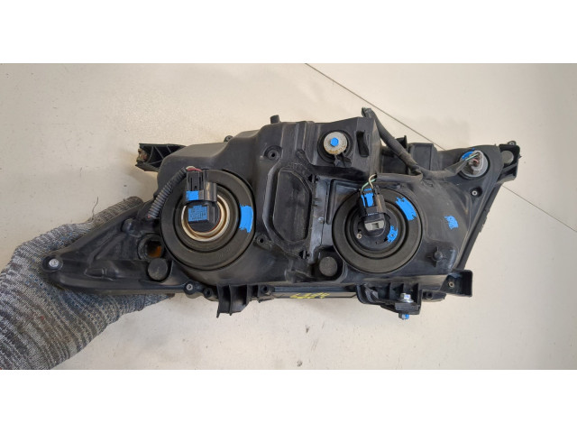 Фара передняя  Toyota Venza 2008-2017 правая 