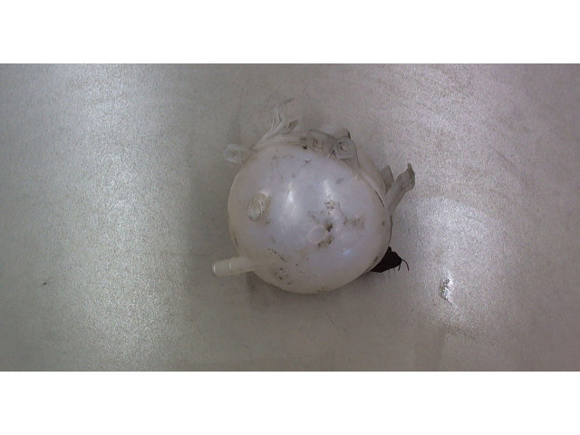 Бачок расширительный  Audi Q3 2011-2014 1K0121407A    2.0