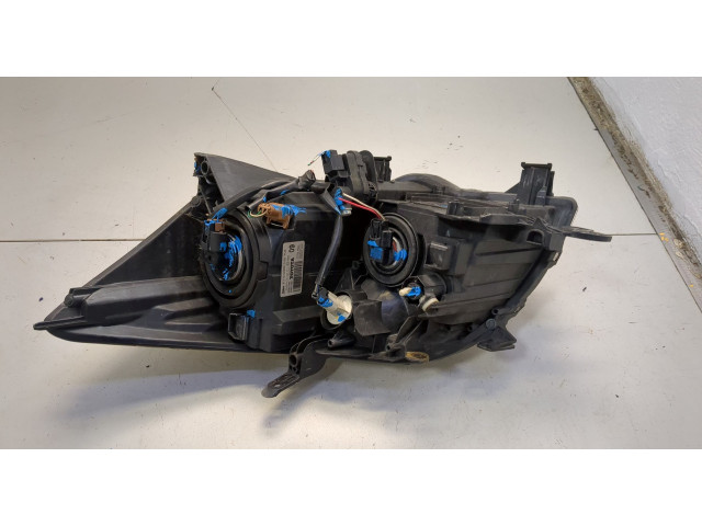 Фара передняя  Toyota Auris E15 2006-2012 правая 