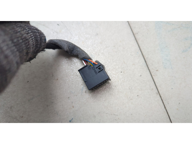 Зеркало боковое Skoda Yeti 2009-2018 левое