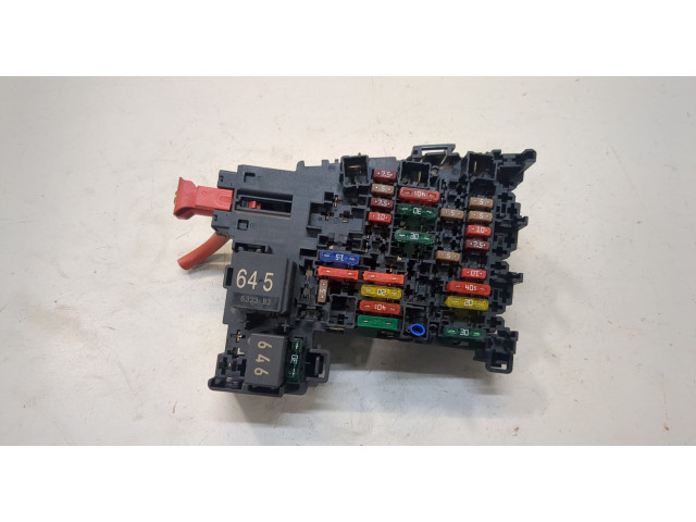 Блок предохранителей Skoda Octavia (A7) 2017-2021