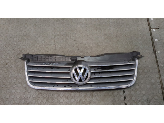 Решетка радиатора Volkswagen Passat 5 2000-2005 3B0853651L