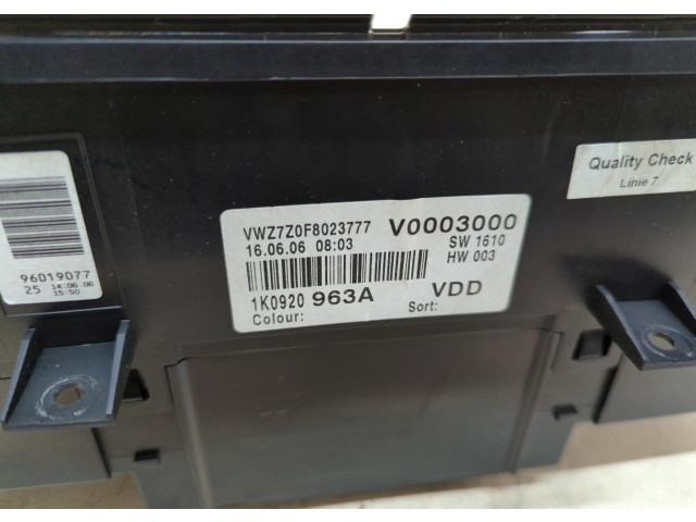 Панель приборов Volkswagen Golf 5 2003-2009