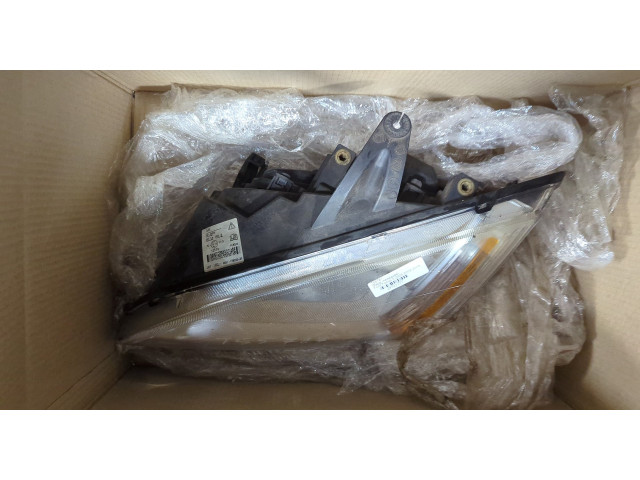 Фара передняя Ford Focus 2 2005-2008 левая